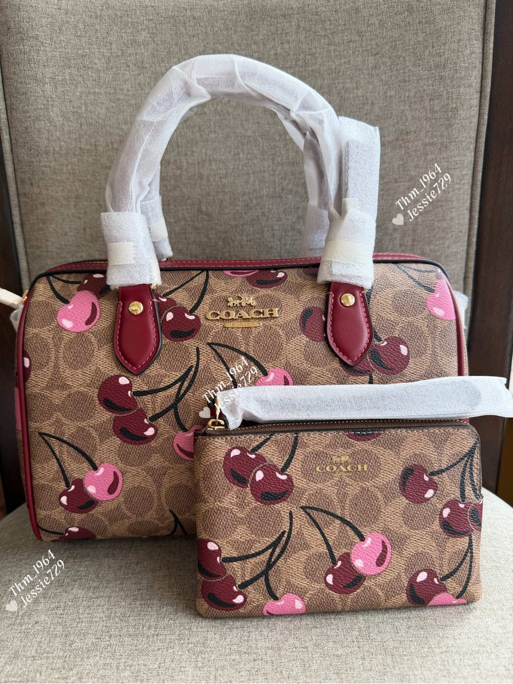 ‼️Last1‼️NWT！2PCS COACH ROWAN SATCHEL BAG IN SIGNATURE WITH CHERRY AND WRISTLET